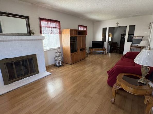 3895 3rd Avenue, Los Angeles CA 90008