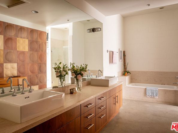 1534 17th Street 105, Santa Monica CA 90404