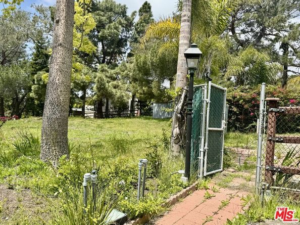 27555 Pacific Coast Highway, Malibu CA 90265