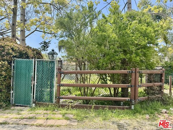 27555 Pacific Coast Highway, Malibu CA 90265