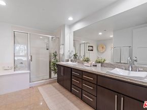 10878 N Bloomfield Street 210, Toluca Lake CA 91602