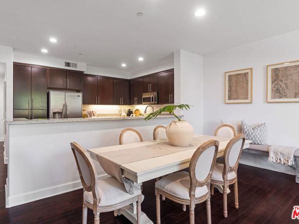 10878 N Bloomfield Street 210, Toluca Lake CA 91602