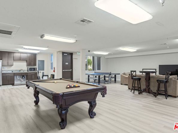 10878 N Bloomfield Street 210, Toluca Lake CA 91602