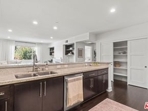 10878 N Bloomfield Street 210, Toluca Lake CA 91602