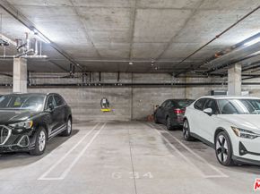 10878 N Bloomfield Street 210, Toluca Lake CA 91602