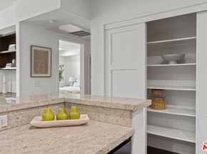 10878 N Bloomfield Street 210, Toluca Lake CA 91602