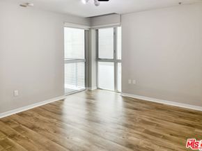540 S Kenmore Avenue 204, Los Angeles CA 90020