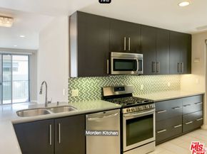 540 S Kenmore Avenue 204, Los Angeles CA 90020