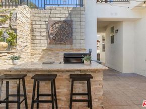 657 S Avenue 61, Los Angeles CA 90042