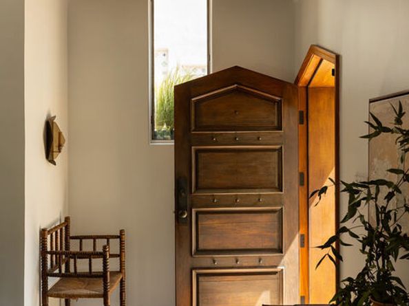 2293 Bronson Hill Drive, Los Angeles CA 90068