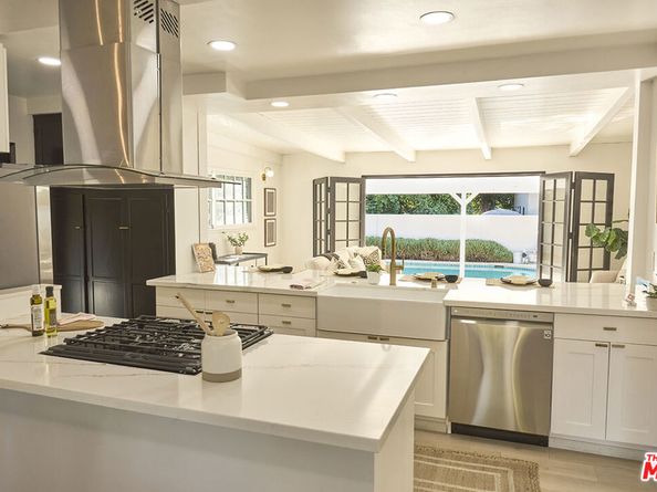 8531 Norwich Avenue, North Hills CA 91343