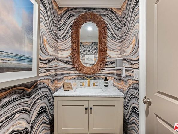 5117 Lubao Avenue, Woodland Hills CA 91364