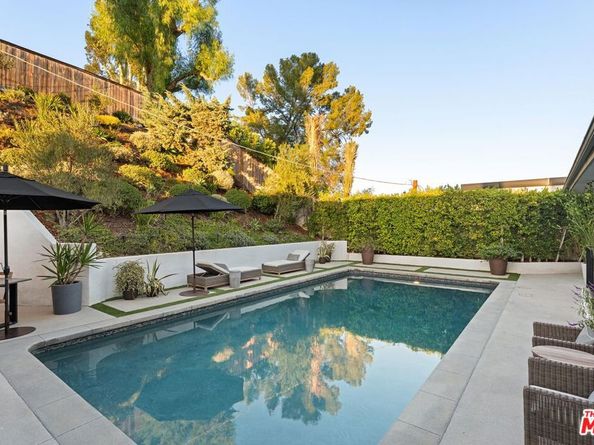 5117 Lubao Avenue, Woodland Hills CA 91364