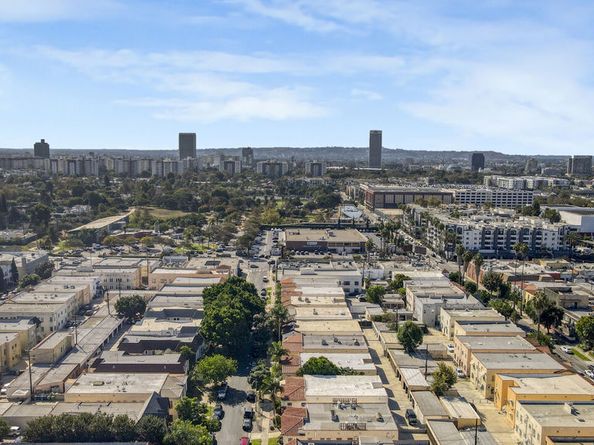 357 N Curson Avenue, Los Angeles CA 90036