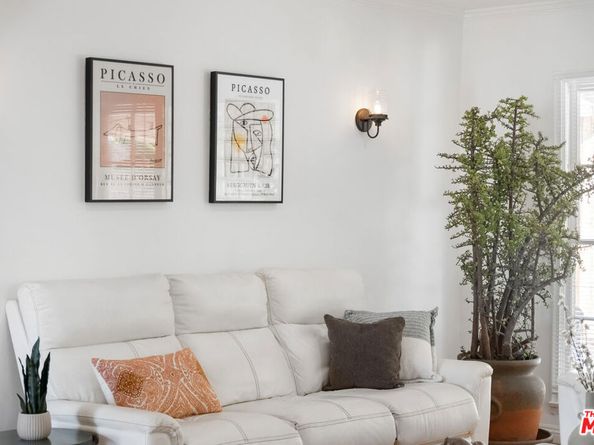 7020 Mary Ellen Avenue, North Hollywood CA 91605