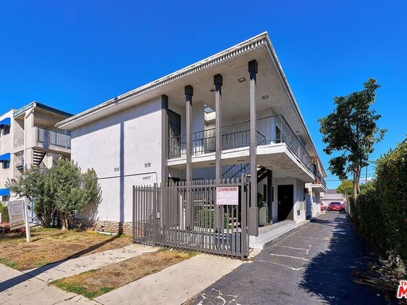 14317 Haynes Street, Van Nuys CA 91401
