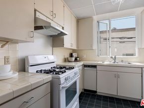 820 California Avenue 201, Santa Monica CA 90403