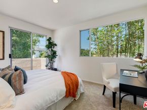 820 California Avenue 201, Santa Monica CA 90403
