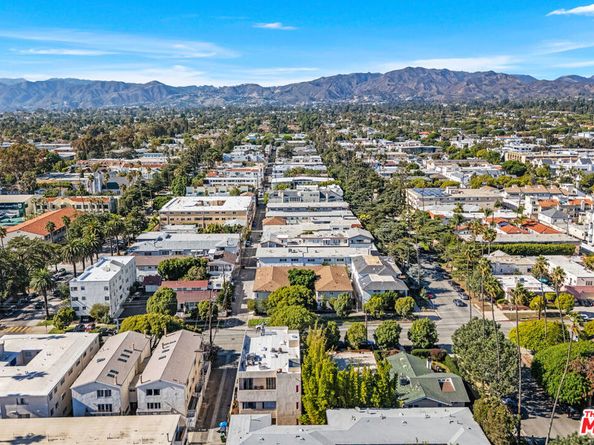 820 California Avenue 201, Santa Monica CA 90403