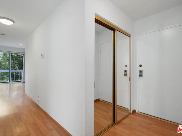 820 California Avenue 201, Santa Monica CA 90403