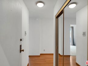 820 California Avenue 201, Santa Monica CA 90403