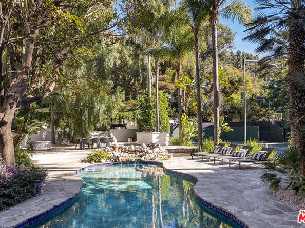 1930 Laurel Canyon Boulevard, Los Angeles CA 90046