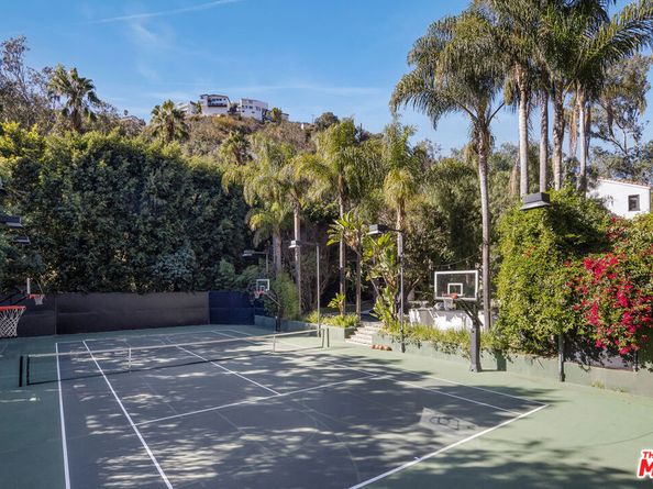 1930 Laurel Canyon Boulevard, Los Angeles CA 90046