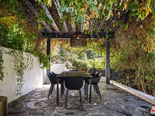 1930 Laurel Canyon Boulevard, Los Angeles CA 90046