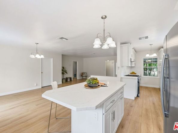 5430 Geyser Avenue, Tarzana CA 91356