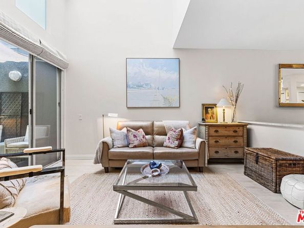 1617 S Beverly Glen Boulevard 204, Los Angeles CA 90024