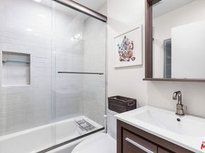 1617 S Beverly Glen Boulevard 204, Los Angeles CA 90024