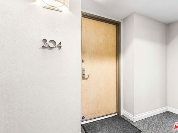 1617 S Beverly Glen Boulevard 204, Los Angeles CA 90024