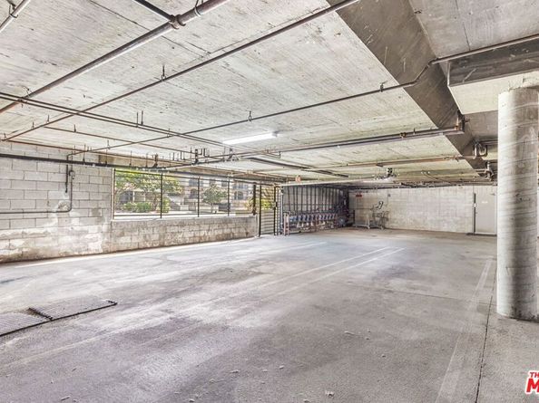 1617 S Beverly Glen Boulevard 204, Los Angeles CA 90024