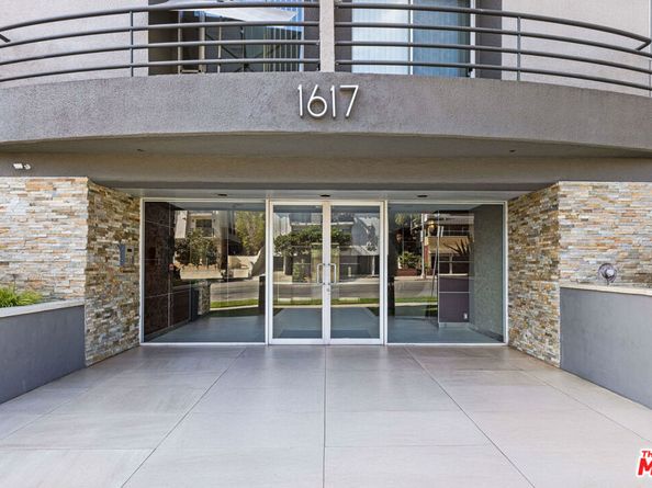 1617 S Beverly Glen Boulevard 204, Los Angeles CA 90024