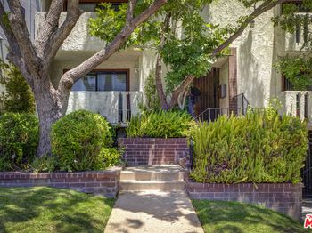 1916 Overland Avenue