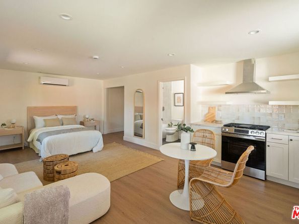 4606 10th Avenue, Los Angeles CA 90043