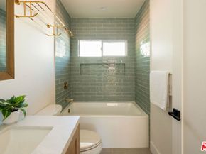 4606 10th Avenue, Los Angeles CA 90043