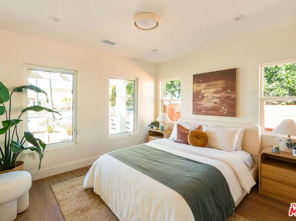 4606 10th Avenue, Los Angeles CA 90043