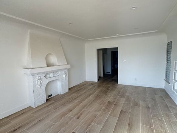 1601 W 69th Street, Los Angeles CA 90047