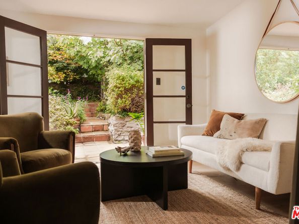 3877 Franklin Avenue, Los Angeles CA 90027
