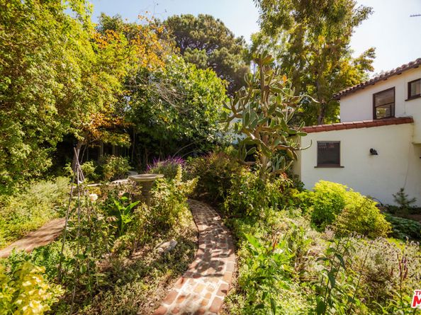 3877 Franklin Avenue, Los Angeles CA 90027
