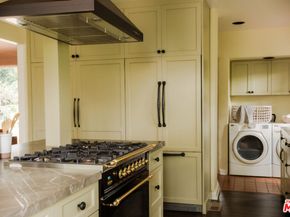 3877 Franklin Avenue, Los Angeles CA 90027