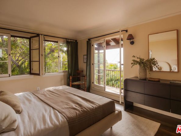 3877 Franklin Avenue, Los Angeles CA 90027
