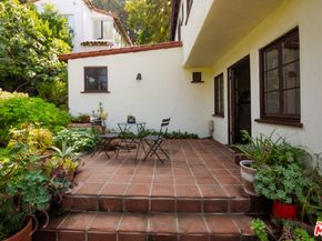 3877 Franklin Avenue, Los Angeles CA 90027