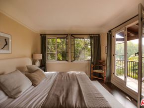 3877 Franklin Avenue, Los Angeles CA 90027