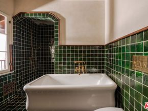 3877 Franklin Avenue, Los Angeles CA 90027