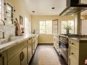 3877 Franklin Avenue, Los Angeles CA 90027