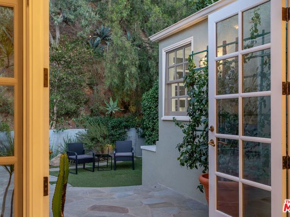 1528 Forest Knoll Drive, Los Angeles CA 90069