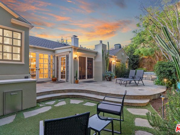 1528 Forest Knoll Drive, Los Angeles CA 90069