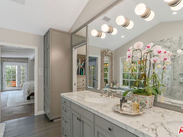 1528 Forest Knoll Drive, Los Angeles CA 90069